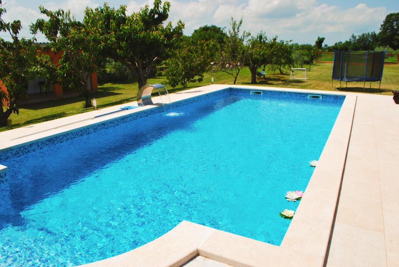 Villa Dorina Barban エクステリア 写真