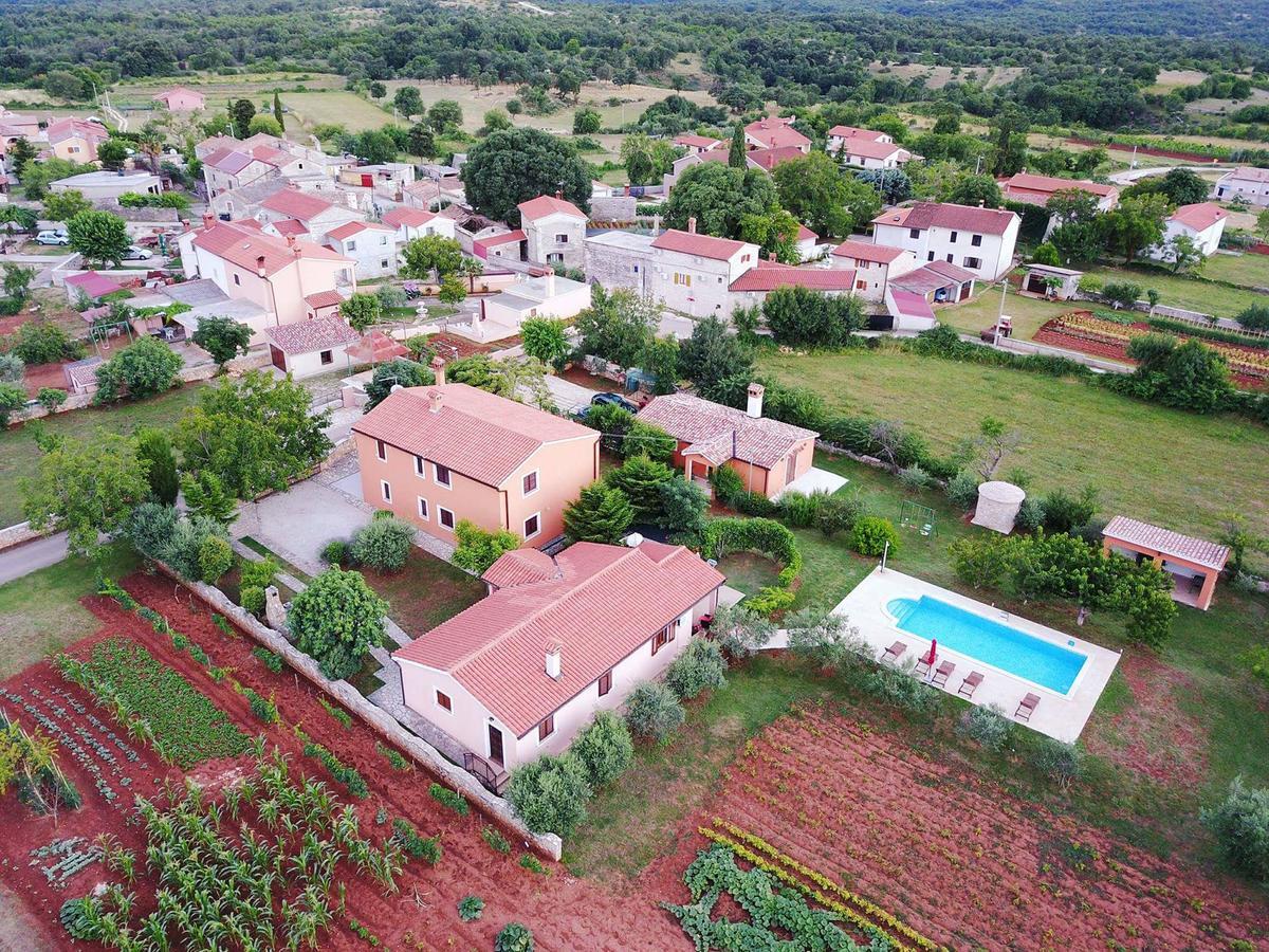 Villa Dorina Barban エクステリア 写真