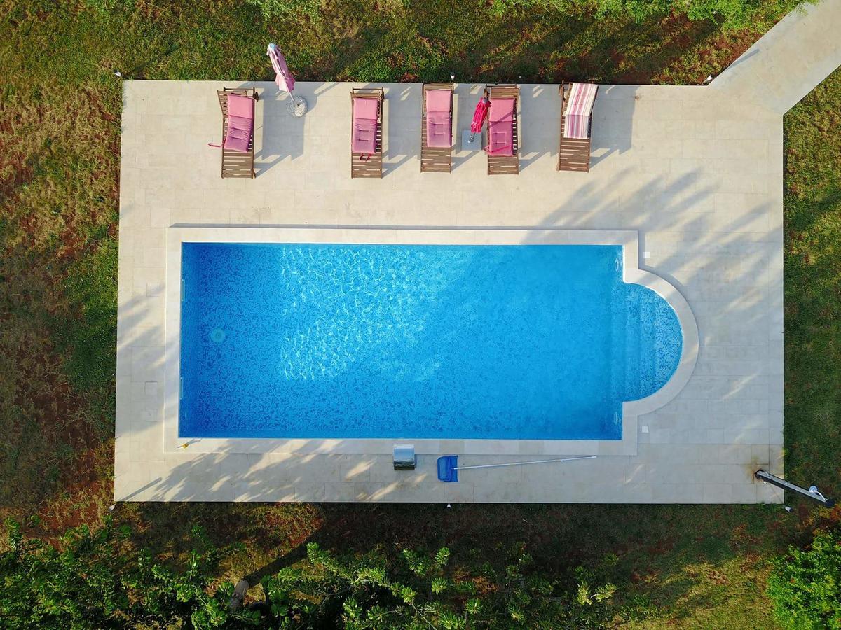 Villa Dorina Barban エクステリア 写真
